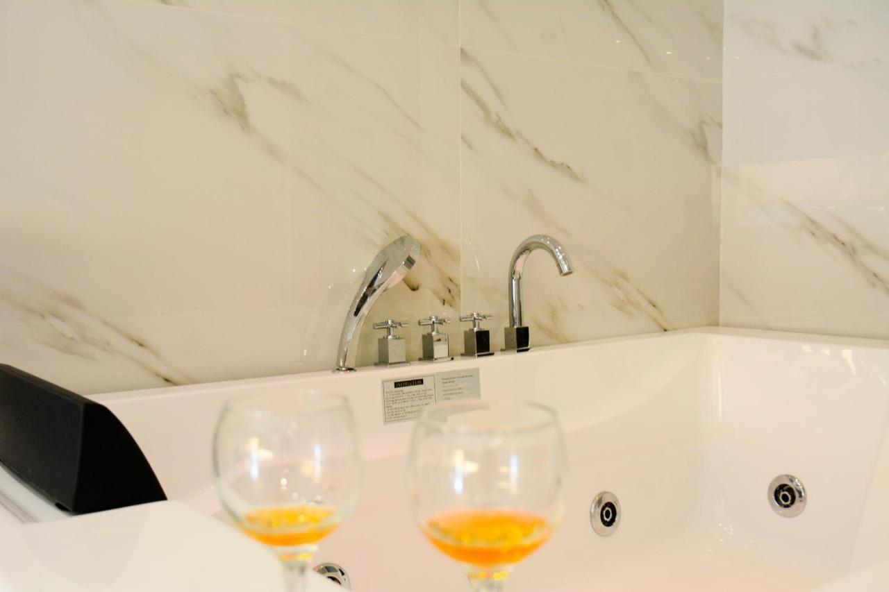 Dafni Luxury Suites Athènes Extérieur photo